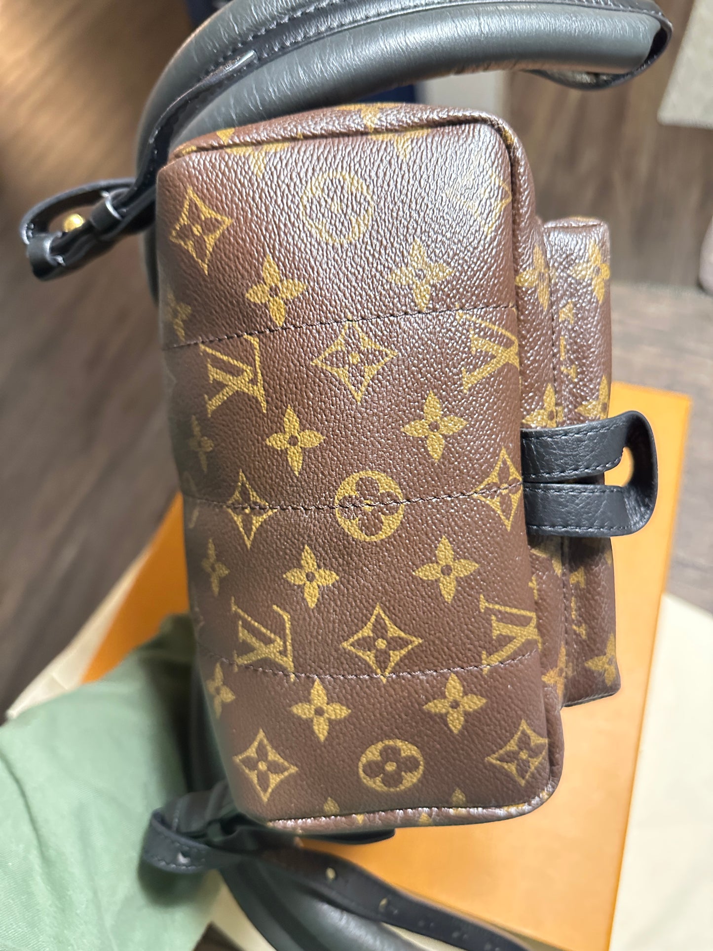 (Pre-owned) Louis Vuitton Monogram Palm Springs Backpack (9.5/10 Condition)