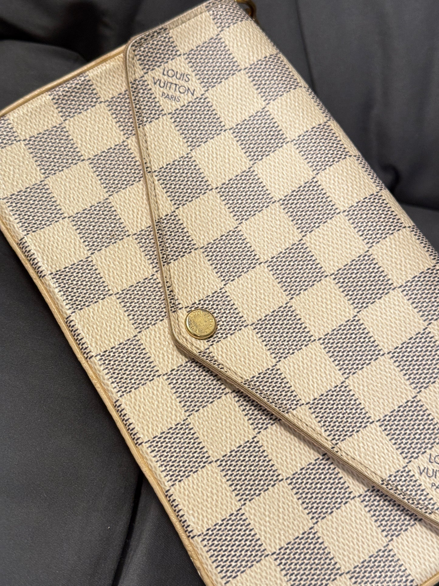 Pre owned Louis VuittonDamier Azur Pochette