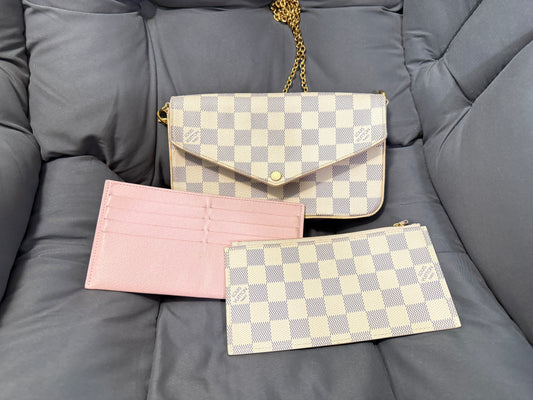 Pre owned Louis VuittonDamier Azur Pochette