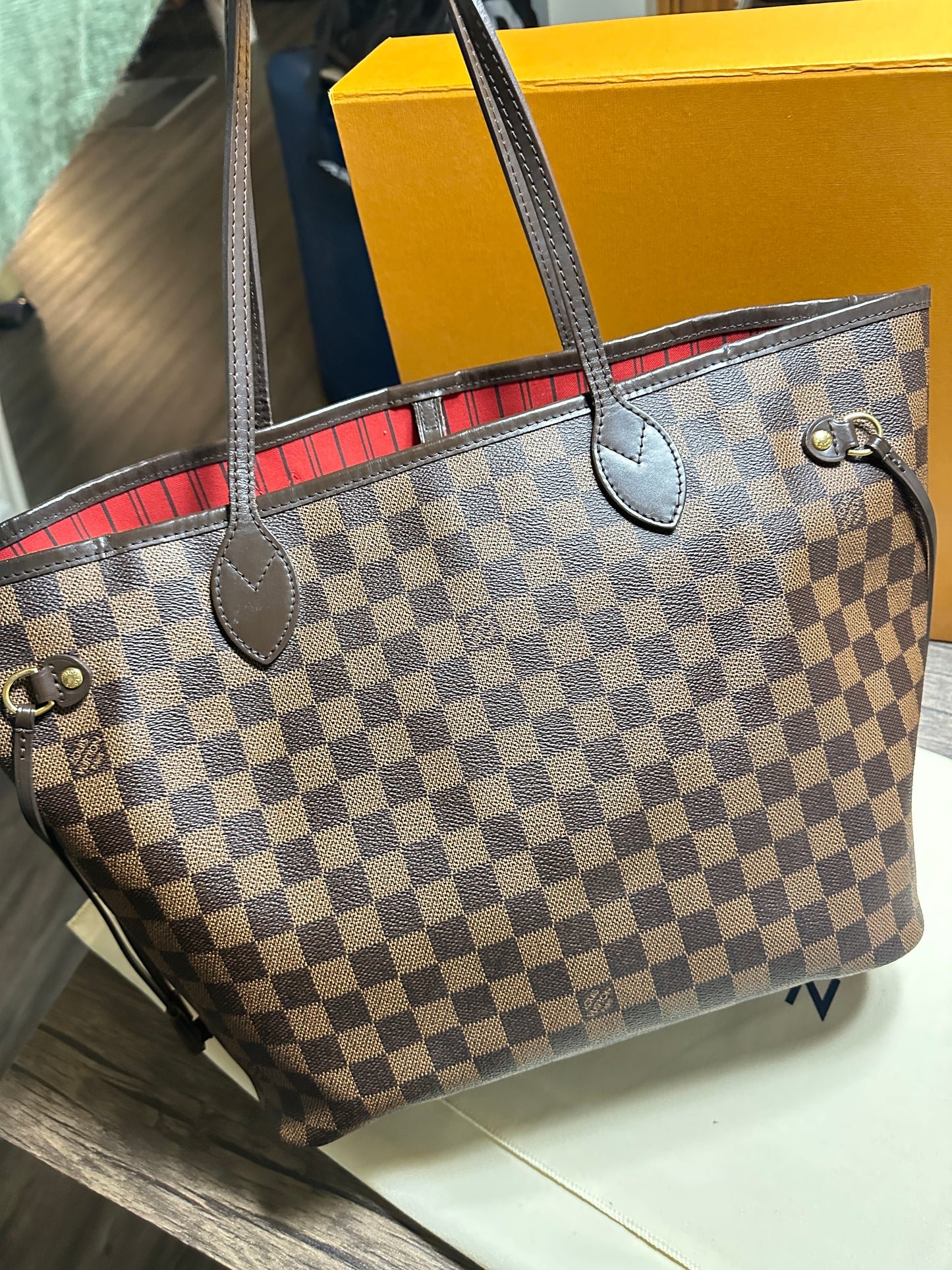 LV neverfull MM size (9/10 condition)