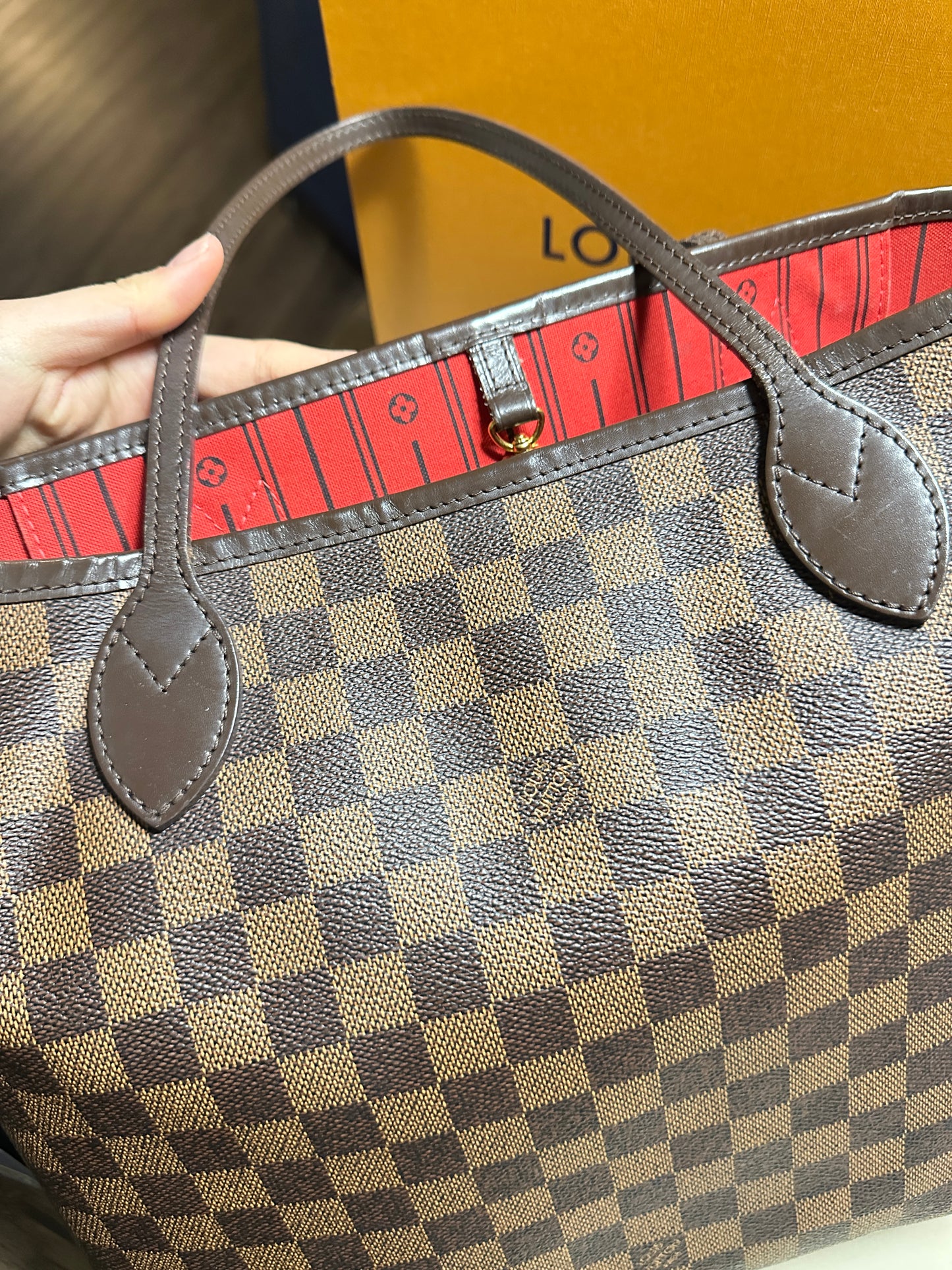 LV neverfull MM size (9/10 condition)