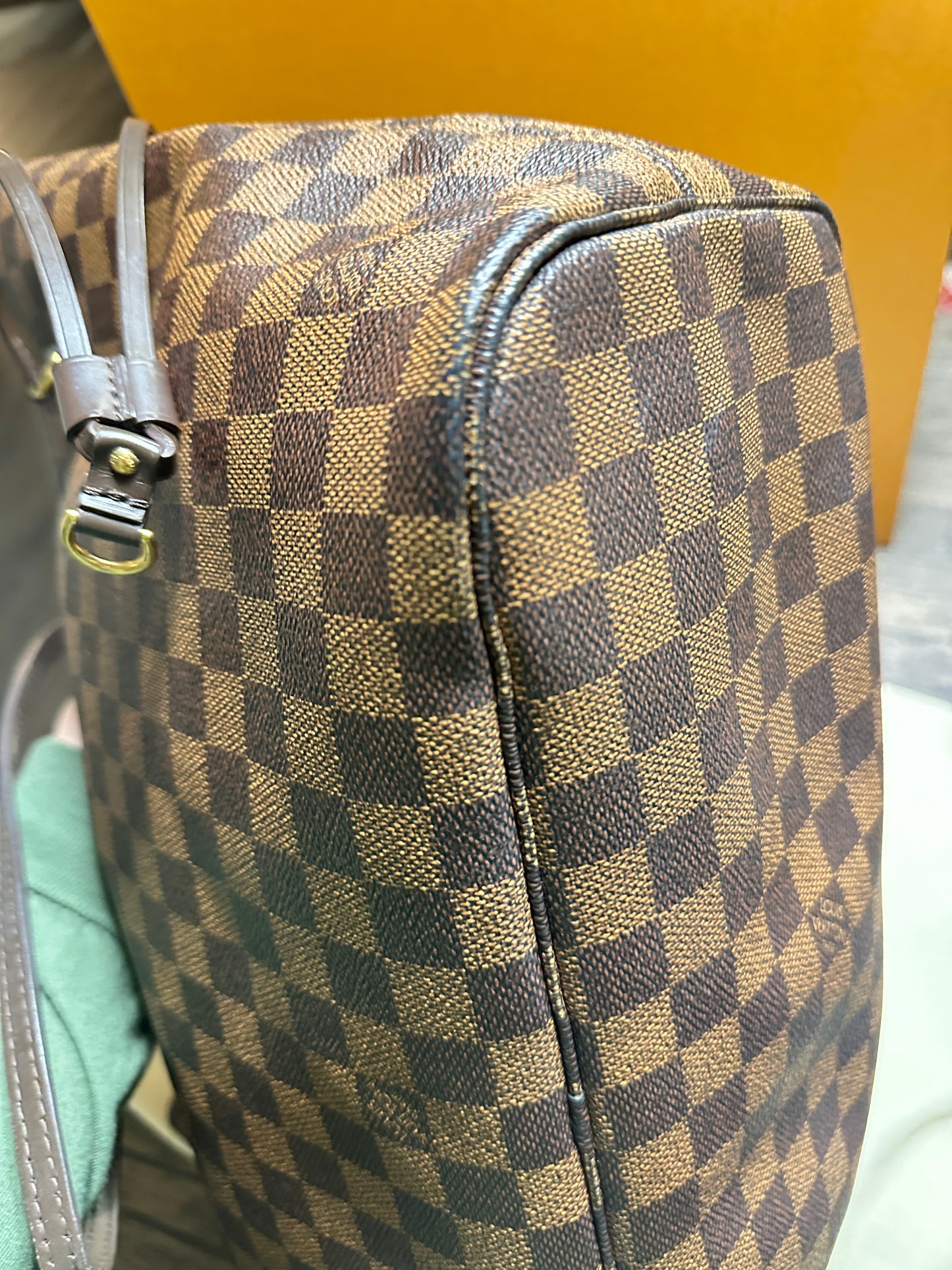 LV neverfull MM size (9/10 condition)