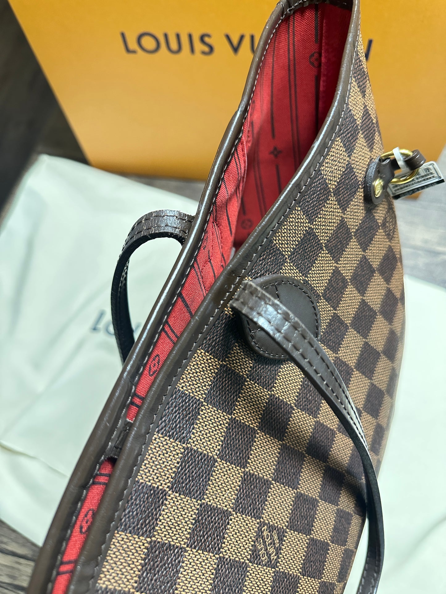 LV neverfull MM size (9/10 condition)