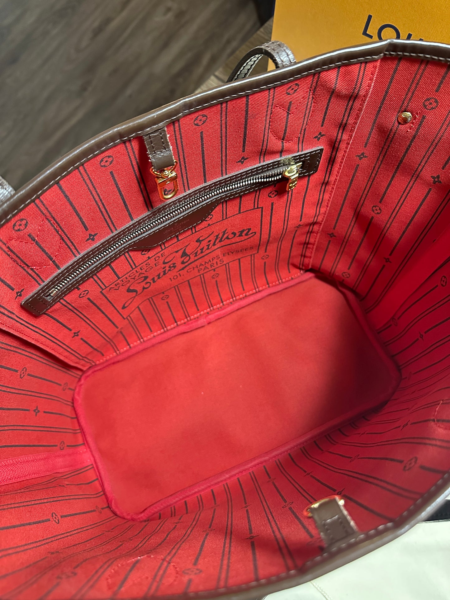 LV neverfull MM size (9/10 condition)