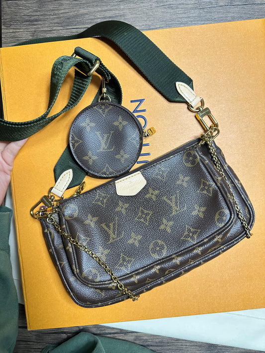 (Pre-owned) Louis Vuitton Multi Pochette Accessoires leather crossbody bag (Good condition 9.9/10)