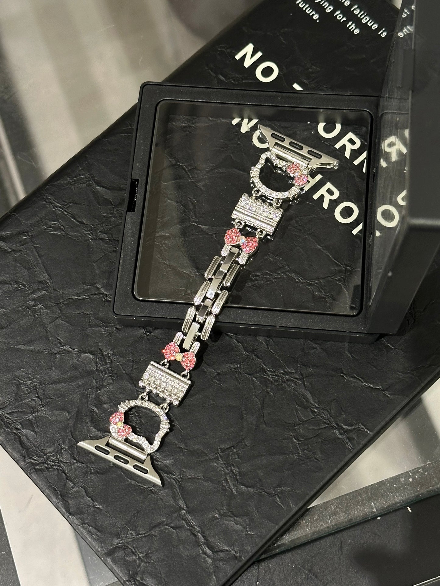 Apple Watch band_Hello Kitty