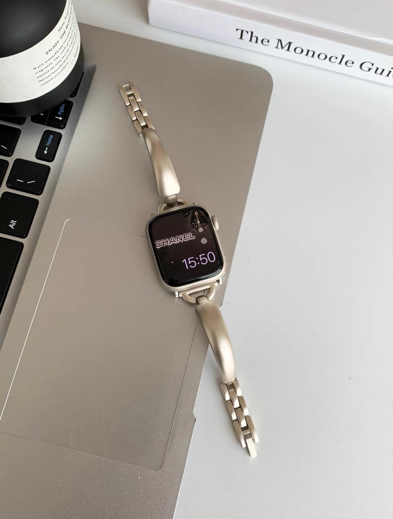 Polished Metal Apple Watch Band with Modern Chain-Link Design